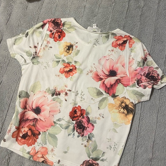 NWOT Floral Tee - Picture 7 of 7